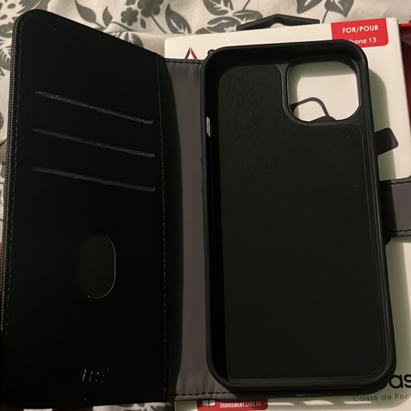 IPHONE 13 Wallet Case - Picture 3 of 4